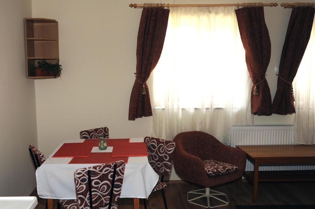 Arany Szolo Wellness Apartmanhaz Hévíz الغرفة الصورة
