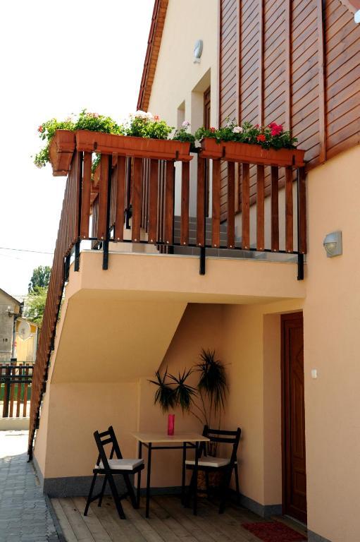 Arany Szolo Wellness Apartmanhaz Hévíz الغرفة الصورة